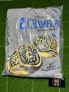 Size Small chinatown market sweatshirt *New In BAG - Picture 1 of 1