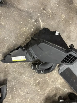 Audi RS6/RS7 4G8 Air Filter Box 4G0133836AF - Image 1 of 4