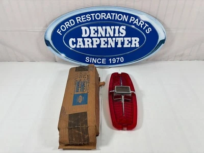 Ford Country Squire 1966, sedán Country, lente de luz trasera derecha o izquierda Foto 1 de 4