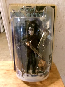 Edward Scissorhands Mezco #19900 2005 NRFB Sealed Halloween - Picture 1 of 5