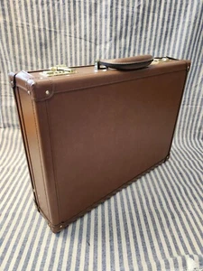 Splendida~Vintage~VALIGETTA MONARCH ATTACHE~pelle marrone~espandibile~18x13x4 1/2 - Foto 1 di 11