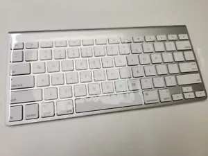 Apple Wireless Bluetooth Keyboard A1314 - Silver - Picture 1 of 4