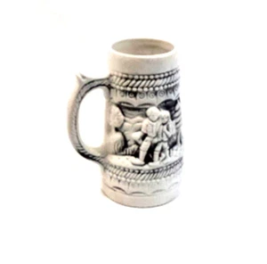Vintage deutscher Stil Bierstein erhaben 3D Szene eines Paares im Wald - Bild 1 von 9