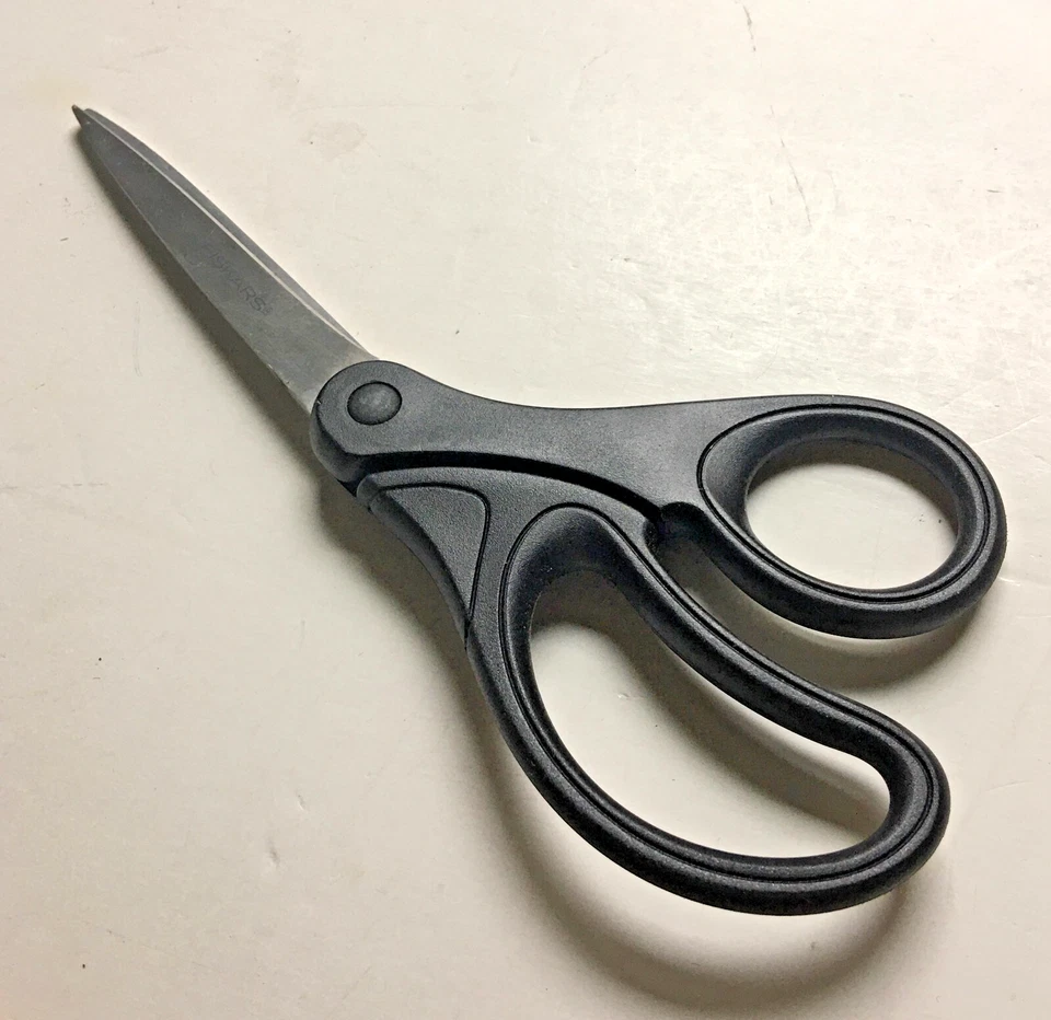 New Premium Fiskars Black Plastic Scissors Shears Blade 3.5"L Overall 8"L - Image 1 of 3