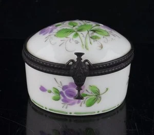PORCELAIN HAND DECORATED TRINKET BOX - PILL BOX- URN LATCH-19TH C. - Picture 1 of 1