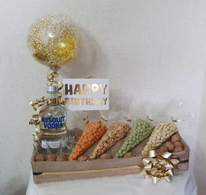 geburtstag geschenk für männer/Frauen Vodka/Bier + Nüsse - Bild 1 von 1