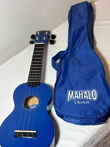 Ukelele Mahalo Nº U 30G/BU azul con bolsa de transporte suave - Imagen 1 de 16