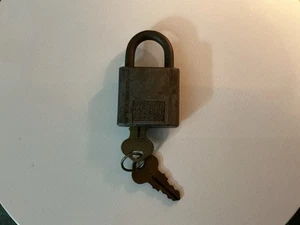 Vintage Chicago Lock Co US Navy Padlock With Key Working - Picture 1 of 4