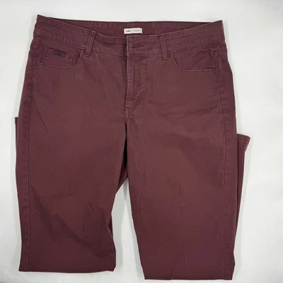 Pantalones chinos Lee para mujer 16M borgoña mezcla de algodón elásticos regulares pierna recta Foto 1 de 4