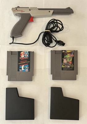Zapper Gun Nintendo NES w/ Super Mario Bros & Duck Hunt & Gotcha Sleeves Tested - Image 1 of 4
