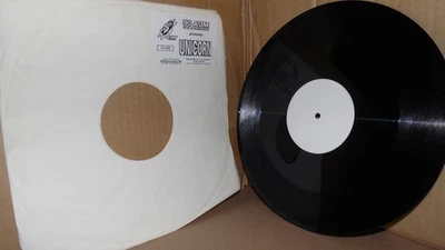 Isar - Unicorn - 90 Aum Records – 90-12002 - 1995 - Techno - White Label - Image 1 of 2