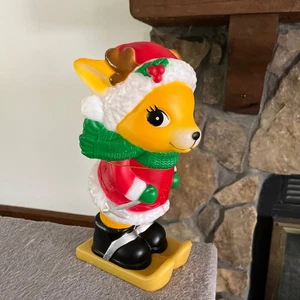 Holiday Time Soplado Decoración Navidad Iluminar Enchufe Reno Esquí 11" - Imagen 1 de 2