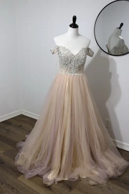 Vestido de festa nude/rosa/lilás com lindos enfeites de cristal - Imagem 1 de 4