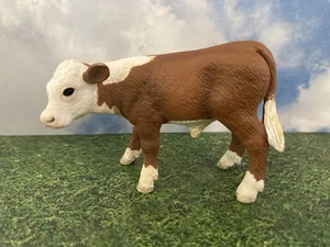Schleich Hereford Brown And White Calf. 13765 - Picture 1 of 8