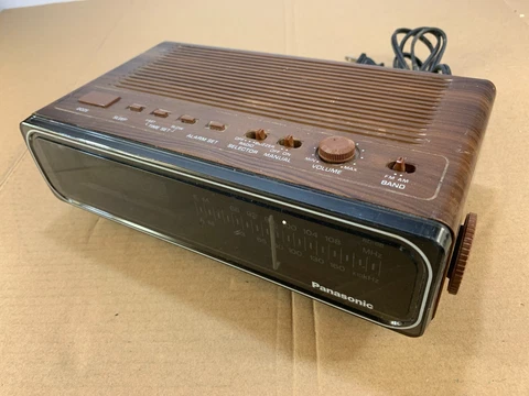 Vintage Panasonic Mid Century Wood Grain Alarm Clock Radio Atomic Mod 70s 80s Cover