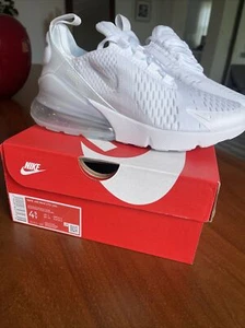 Nike Air Max 270 ( GS) bianco argento metallizzato 943345-103 taglia 4,5 anni NUOVE - Foto 1 di 5