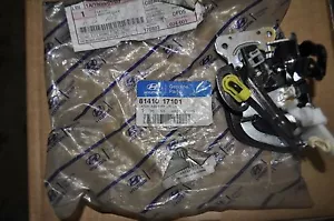 HYUNDAI MATRIX LAVITA 04 - 08 REAR LEFT DOOR LATCH NEW GENUINE OEM 8141017101 - Picture 1 of 3