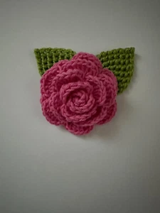 Applikation Aufnäher gehäkelt Rose Handarbeit Baumwolle:) - Bild 1 von 1