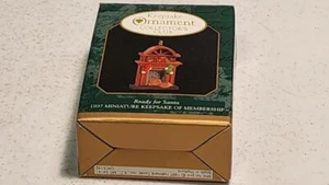 Adorno de club de coleccionista Hallmark Keepsake 1997 en miniatura listo para Santa - Imagen 1 de 3