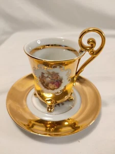 VINTAGE MINT “S.T. BAVARIA” GOLD WHITE w/ ROMANCE SCENE DEMITASSE CUP & SAUCER - Picture 1 of 9