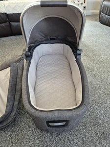 Mamas And Papas Armidillo Carry Cot - Picture 1 of 4