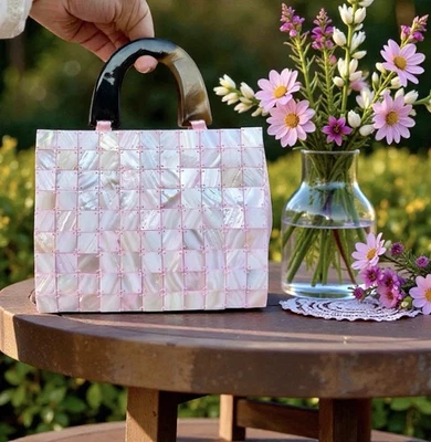 SHIRA LEAH 粉色珍珠母复古晚间鸡尾酒钱包 7 英寸 - 5 英寸 — 第 1/4 张图片