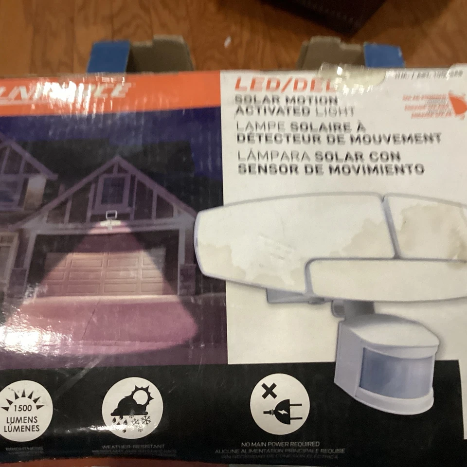 Luz de seguridad activada por movimiento panel solar LED Sunforce 1900548 1500 lúmenes. C2P Foto 1 de 1