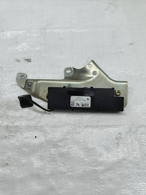 Jaguar S-Type 2003 Aerial antenna amplifier 2R8318C847AC ZUJ7235 - Image 1 of 3