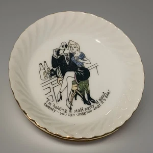 💃 Vintage 1950s - Risqué Pin Dish – “Staff Party” Cartoon - Made In Japan - Bild 1 von 9