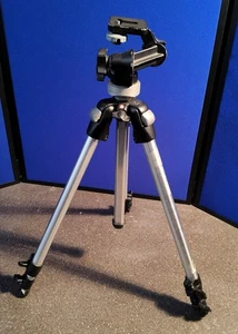 Bogen Manfrotto 3025 pan/tilt head, 3001N tripod, Made in Italy - Picture 1 of 3