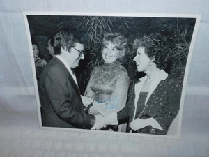 VINTAGE OPERA SINGER PHOTO WITH AUTOGRAPH " BEVERLY SILLS " 100% ORIGINAL. - Picture 1 of 3