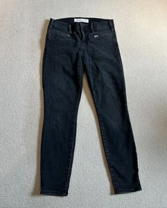 Jeans Gap True ajustados al tobillo talla 27/4 negros elásticos - Imagen 1 de 3