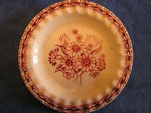 BUTTER DISH ARABIA PATTERN FLORAL MADE IN FINLAND MAROON - Picture 1 of 1