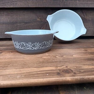 2 vintage JAJ Pyrex 'Classics' pattern Bowls Grey Vine Pattern FREE P&P - Picture 1 of 10
