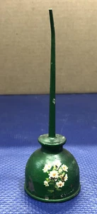 Daumenöler grün bemalt Ölkanne klein 2" x 5,5" Vintage Nähmaschine - Bild 1 von 8