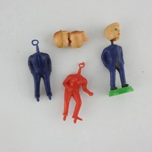 Vintage 1950er Magnet küssende Puppe deutscher Cracker Jack Kaugummi Spielzeug 2" T Posten Teil - Bild 1 von 4