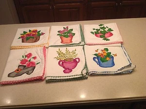 Vintage Liquid Embroidered Dish Tea Towels 6 Flowers Foliage Pots Crochet Edge - Imagen 1 de 12