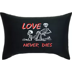 LOVE NEVER DIES Kissen Skelet Skull Rocker Biker Metal Geschenk Junggesellen - Bild 1 von 7