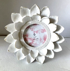 Concepts In Time Chic Blütenblatt Rund Shabby 4" Bilderrahmen Weiß Splitterig - Bild 1 von 8