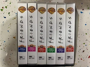 Friends Serie 1 - Episodes 1 A 24 IN 6 VHS Spanisch Saison 1 Jennifer Aniston - Bild 1 von 11