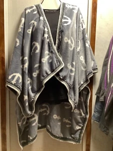 Soft Lightweight Fleece Wrap / Shawl - Gray & White Anchors - Picture 1 of 3
