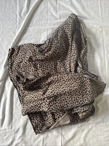 MOBY CLASSIC WRAP CARRIER BABY WEARING LEOPARD PRINT - Picture 1 of 5