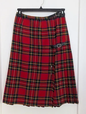 De colección. Falda Brendella Tartán Mediana con Pin Plateado Hecho en Irlanda Lana Sostenible  Foto 1 de 4