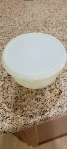 Vintage Tupperware Hand-O-Lier #271-1 weiße Rührschüssel mit Deckel von 1954, MILLIONARE - Bild 1 von 7