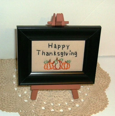 Primitive Happy Thanksgiving costura-abóboras-quadro de resina com cavalete de vidro-madeira - Imagem 1 de 2