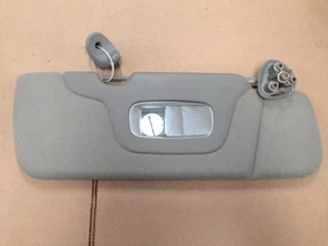 99 SILVERADO 2500 RH PASSENGER SUN VISOR SHADE W/MIRROR, TRIM 922 15673 - Picture 1 of 6