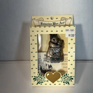 Bayrische Wachsskulptur Mutter Maus hält ein Baby Ornament - Bild 1 von 6