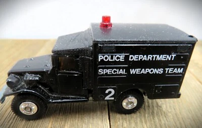 Tomica Nº 67 1978 negro Toyota HQ15V Land Cruiser Departamento de Policía Equipo 2 Foto 1 de 4