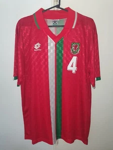 CAMISETA DE FUTBOL LOCAL SELECCIÓN GALES 1996 VINTAGE #4 VINNIE JONES TALLA XL - Imagen 1 de 4
