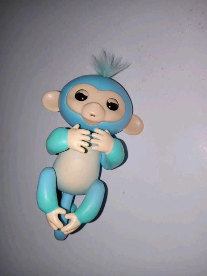 Fingerlings Interactive Baby Monkey Finger Green Toy WowWee Works - image 1 of 4